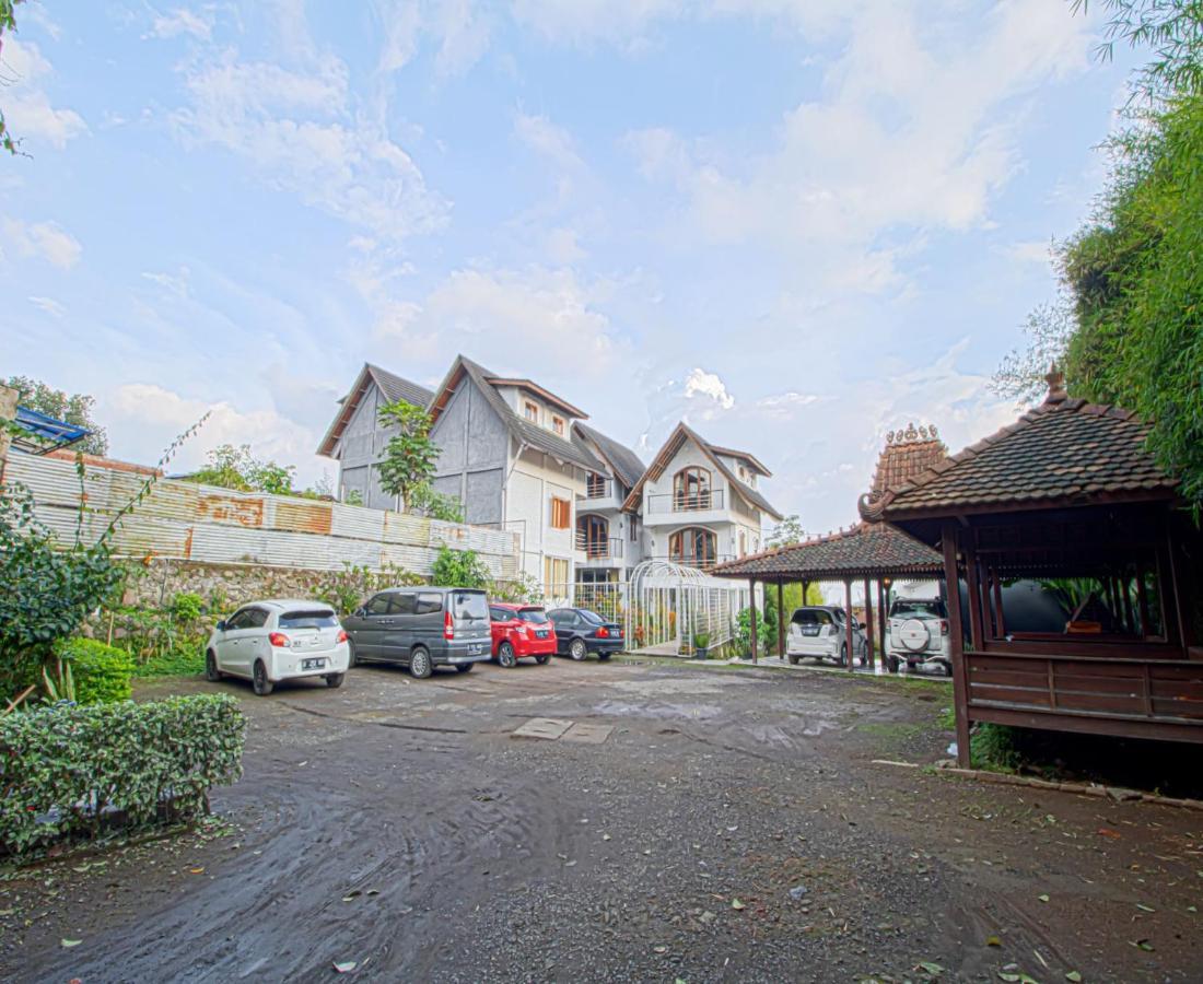 D'Journey Hotel Lembang Exterior foto